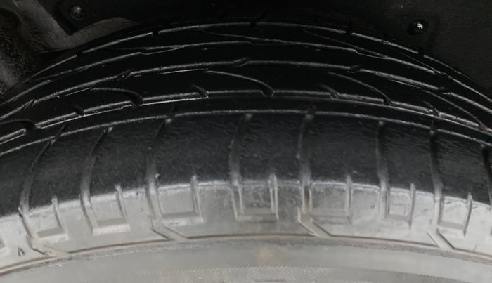 2018 Mahindra MARAZZO M8 7 STR, Diesel, Manual, 31,320 km, Right Rear Tyre Tread