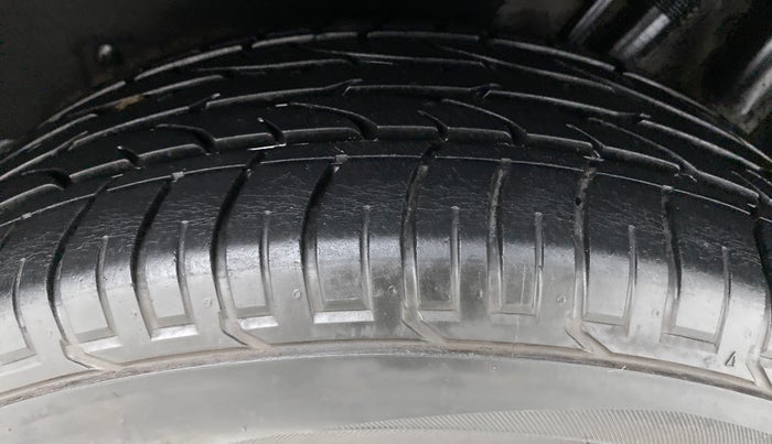 2018 Mahindra MARAZZO M8 7 STR, Diesel, Manual, 31,320 km, Left Rear Tyre Tread