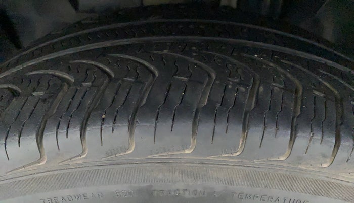 2018 Jeep Compass 2.0 LONGITUDE (O), Diesel, Manual, 81,804 km, Left Front Tyre Tread