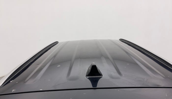 2018 Hyundai Creta SX 1.6 DIESEL, Diesel, Manual, 1,22,428 km, Roof - Slightly dented