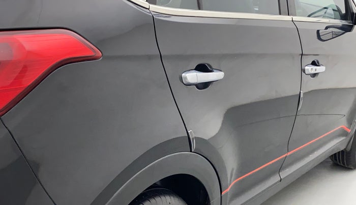 2018 Hyundai Creta SX 1.6 DIESEL, Diesel, Manual, 1,22,428 km, Right quarter panel - Minor scratches