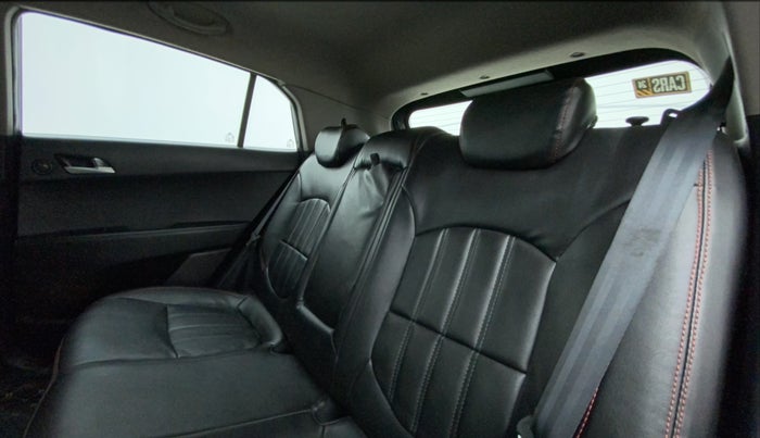 2018 Hyundai Creta SX 1.6 DIESEL, Diesel, Manual, 1,22,548 km, Right Side Rear Door Cabin