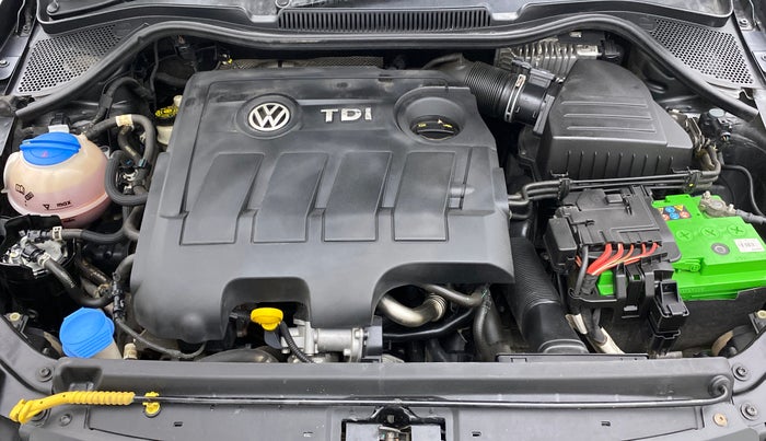 2016 Volkswagen Vento HIGHLINE 1.5 AT, Diesel, Automatic, 1,08,164 km, Open Bonet