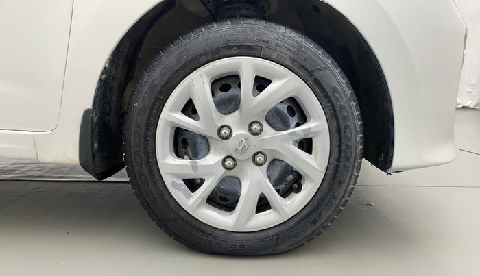 2017 Hyundai Grand i10 MAGNA 1.2 KAPPA VTVT, Petrol, Manual, 20,963 km, Right Front Tyre