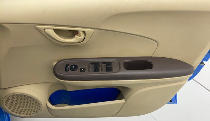 2013 Honda Brio 1.2 S MT I VTEC, Petrol, Manual, 1,07,488 km, Driver Side Door Panels Controls