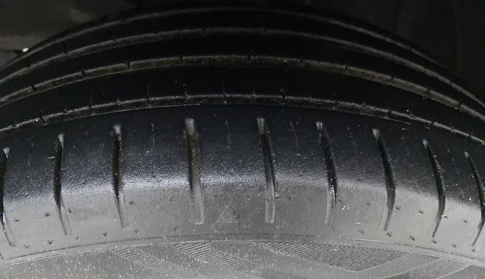 2019 Maruti Baleno ZETA 1.2 K12, Petrol, Manual, 13,720 km, Left Front Tyre Tread