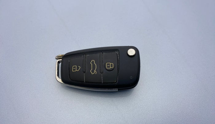 2012 Toyota Etios GD, Diesel, Manual, 62,604 km, Lock system - Dork lock functional only from remote key