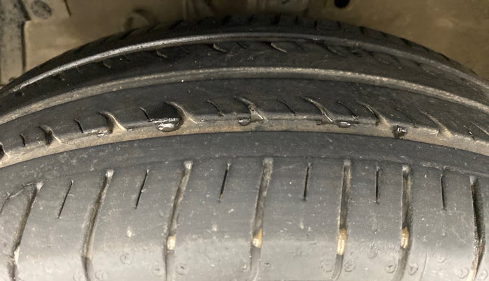 2017 Maruti Swift ZDI, Diesel, Manual, 63,615 km, Left Front Tyre Tread