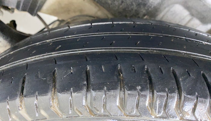2019 Maruti Swift LXI D, Petrol, Manual, 36,536 km, Left Rear Tyre Tread