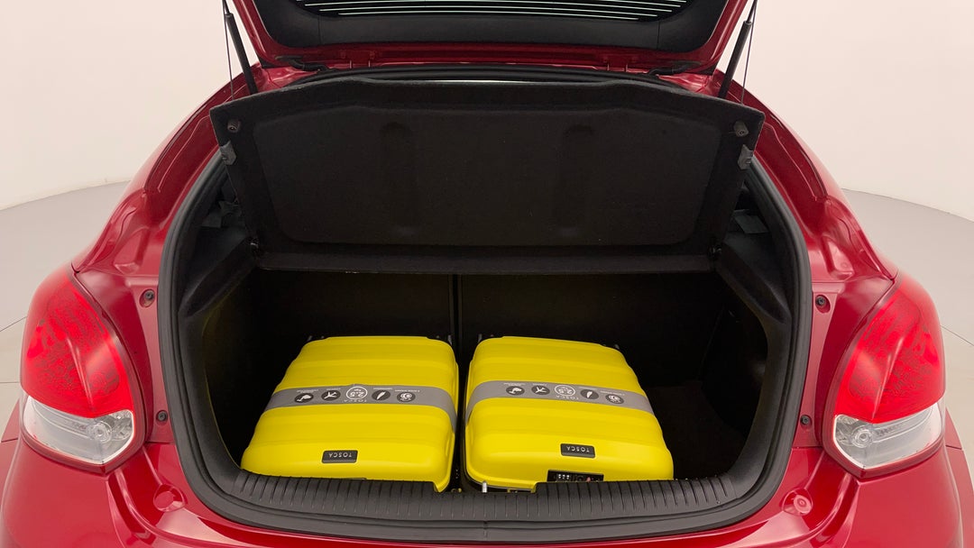 2015 Hyundai Veloster Sr Turbo, Automatic, 94536 km, Boot Inside View with Luggage