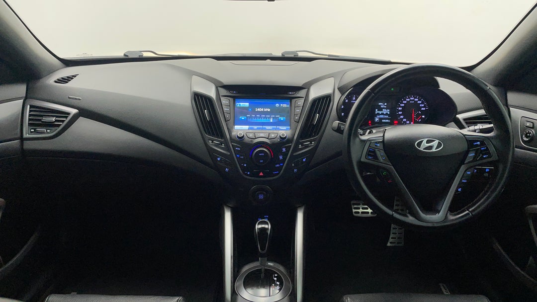2015 Hyundai Veloster Sr Turbo, Automatic, 94536 km, Dashboard View