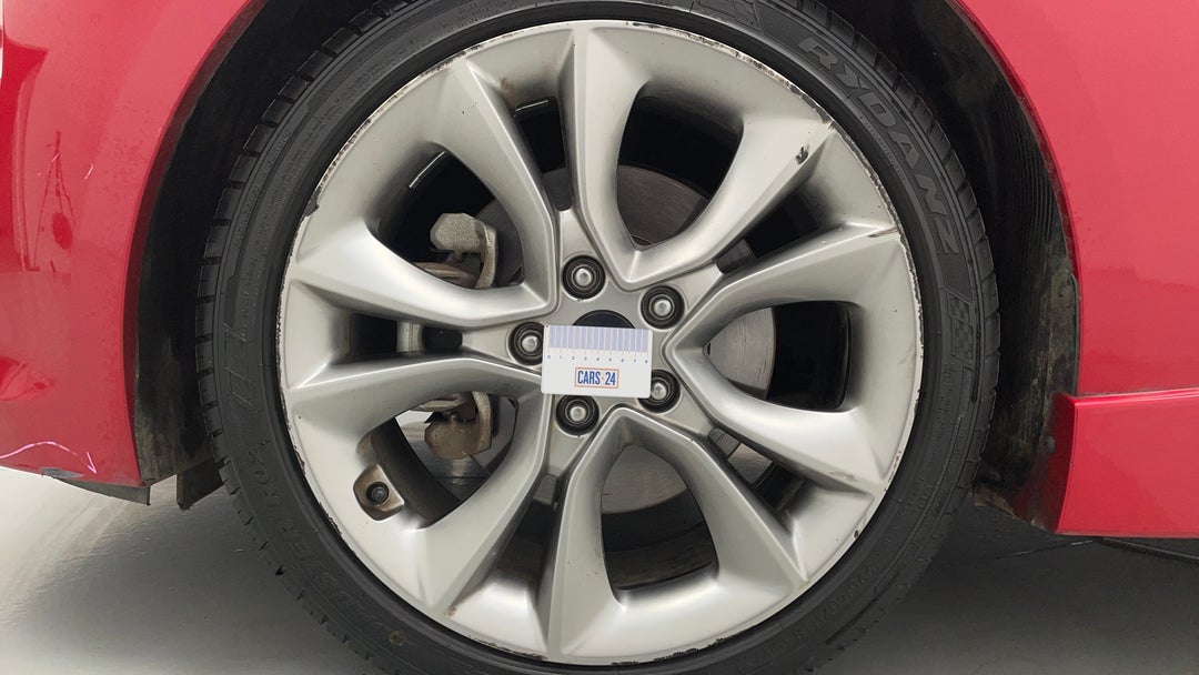 2015 Hyundai Veloster Sr Turbo, Automatic, 94536 km, Wheels Rim Front LHS Gutter Rash