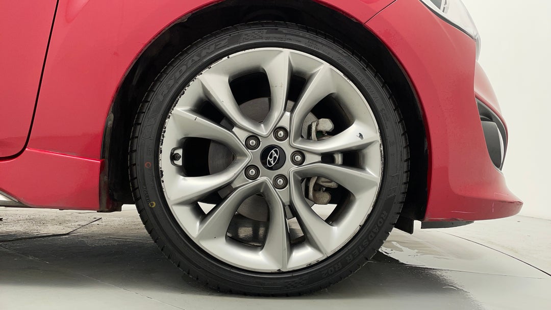 2015 Hyundai Veloster Sr Turbo, Automatic, 94536 km, Right Front Wheel
