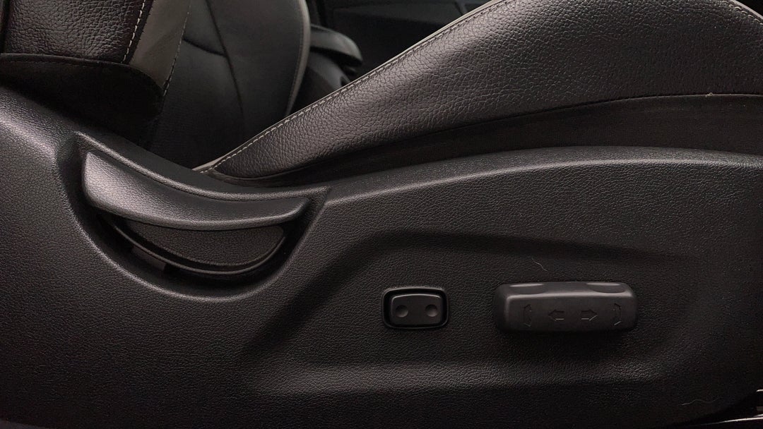 2015 Hyundai Veloster Sr Turbo, Automatic, 94536 km, Drivers Side Adjustment Panel