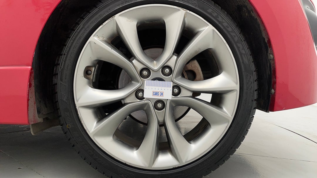 2015 Hyundai Veloster Sr Turbo, Automatic, 94536 km, Wheels Rim Rear LHS Gutter Rash