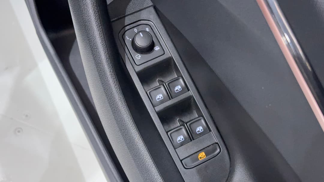 2021 SKODA Kamiq 110tsi Limited Edition, Automatic, 74559 km, Drivers Side Door Panel Controls