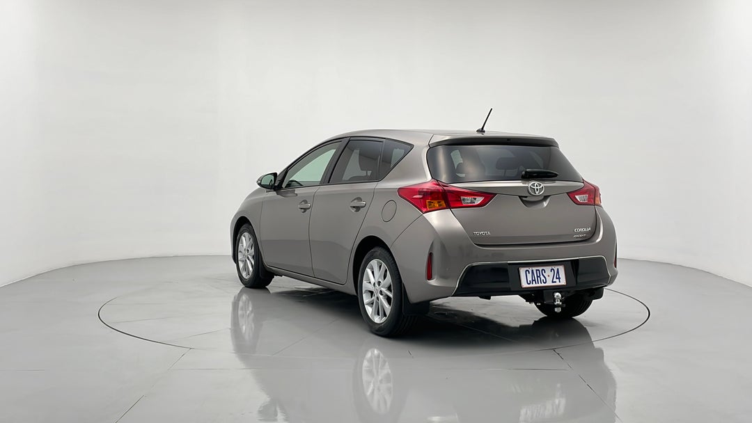 Left Back Diagonal (45- Degree) View