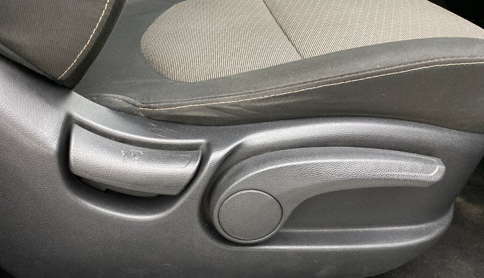 2016 Hyundai Creta 1.6 SX CRDI, Diesel, Manual, 37,532 km, Driver Side Adjustment Panel