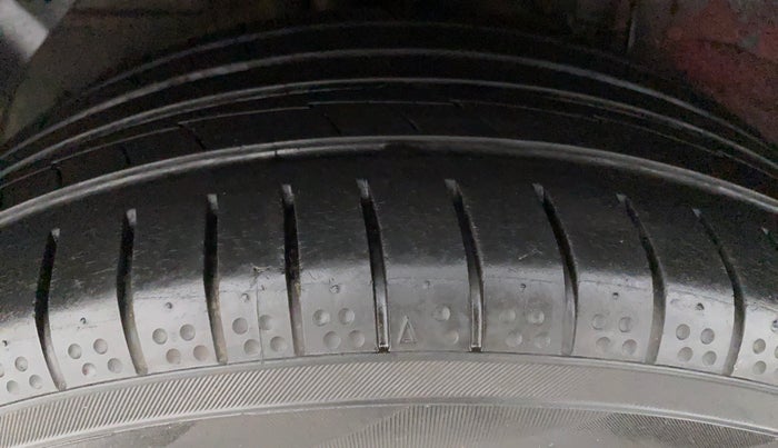 2014 Hyundai Elite i20 ASTA 1.2, Petrol, Manual, 63,019 km, Right Rear Tyre Tread
