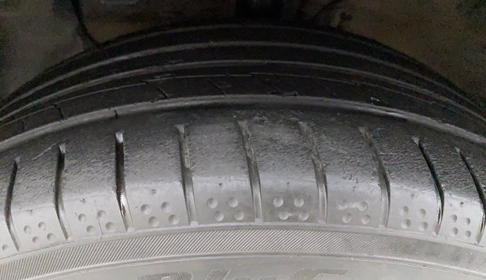 2014 Hyundai Elite i20 ASTA 1.2, Petrol, Manual, 63,019 km, Left Front Tyre Tread