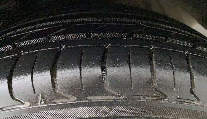 2018 Hyundai Grand i10 magna 1.2 crdi, Diesel, Manual, 71,083 km, Left Front Tyre Tread