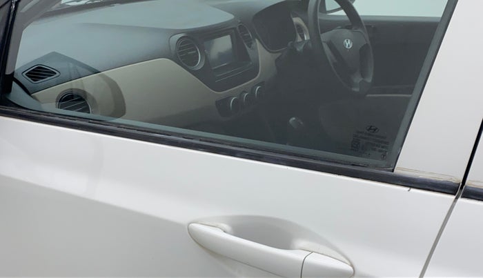 2018 Hyundai Grand i10 magna 1.2 crdi, Diesel, Manual, 71,083 km, Front passenger door - Weather strip has minor damage