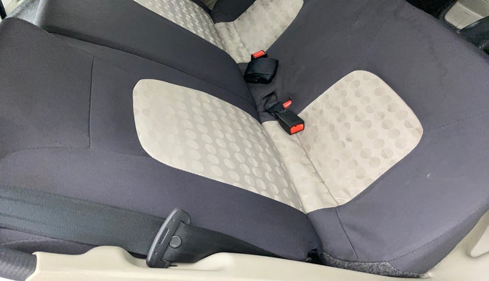 2015 Maruti Celerio VXI AMT, Petrol, Automatic, 33,379 km, Second-row right seat - Cover slightly stained