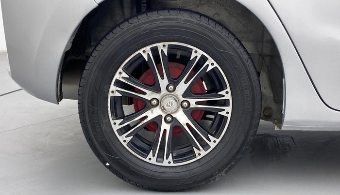 2016 Honda Jazz 1.2 SV PETROL, CNG, Manual, 50,203 km, Right Rear Wheel