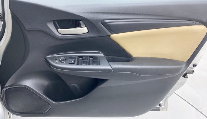 2016 Honda Jazz 1.2 SV PETROL, CNG, Manual, 50,203 km, Driver Side Door Panels Control