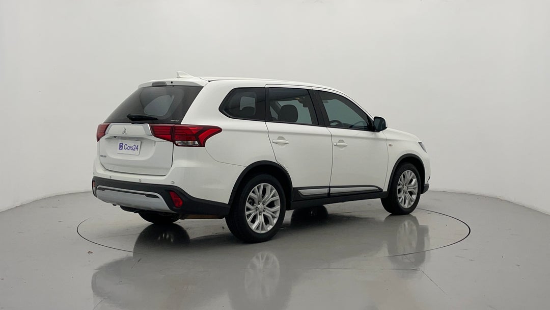 Right Back Diagonal (45- Degree) View