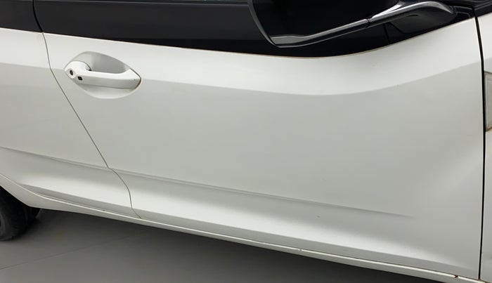 2020 Tata ALTROZ XZ DIESEL, Diesel, Manual, 44,095 km, Driver-side door - Minor scratches