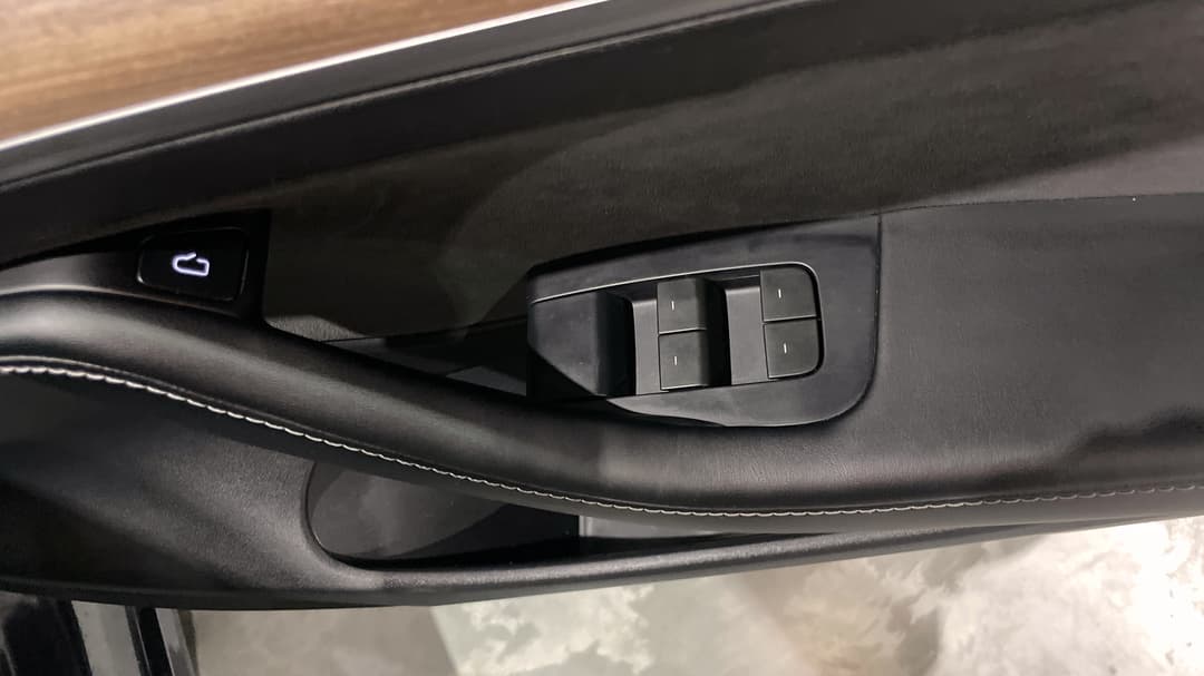 2023 Tesla Model 3 Long Range, Automatic, 48587 km, Drivers Side Door Panel Controls