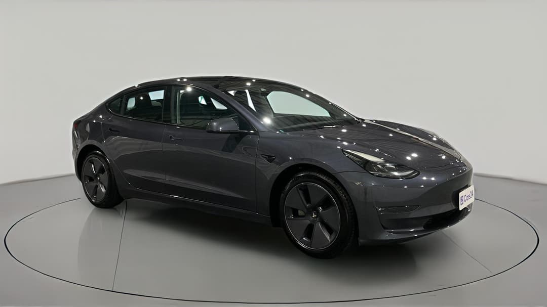 2023 Tesla Model 3 Long Range, Automatic, 48587 km, Right Front Diagonal (45- Degree) View