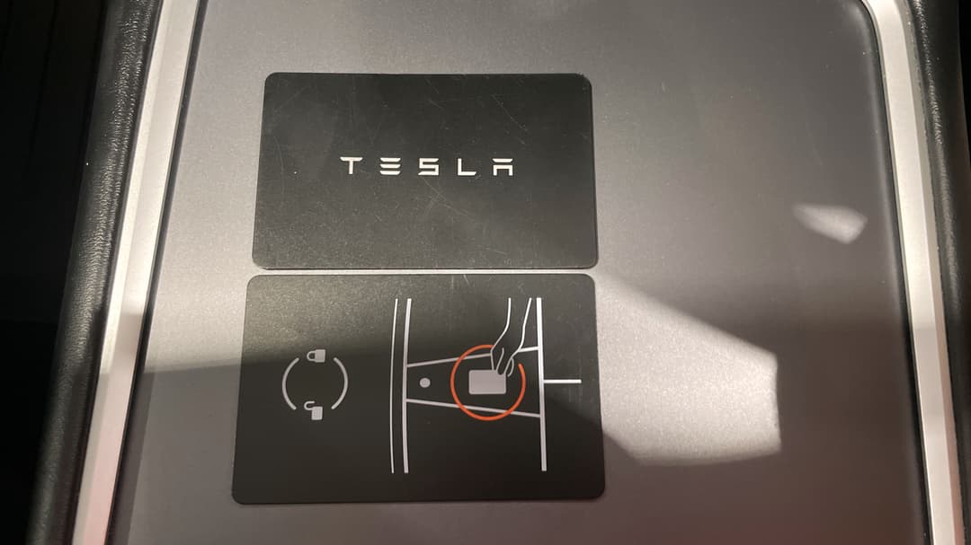 2023 Tesla Model 3 Long Range, Automatic, 48587 km, Key Close-up
