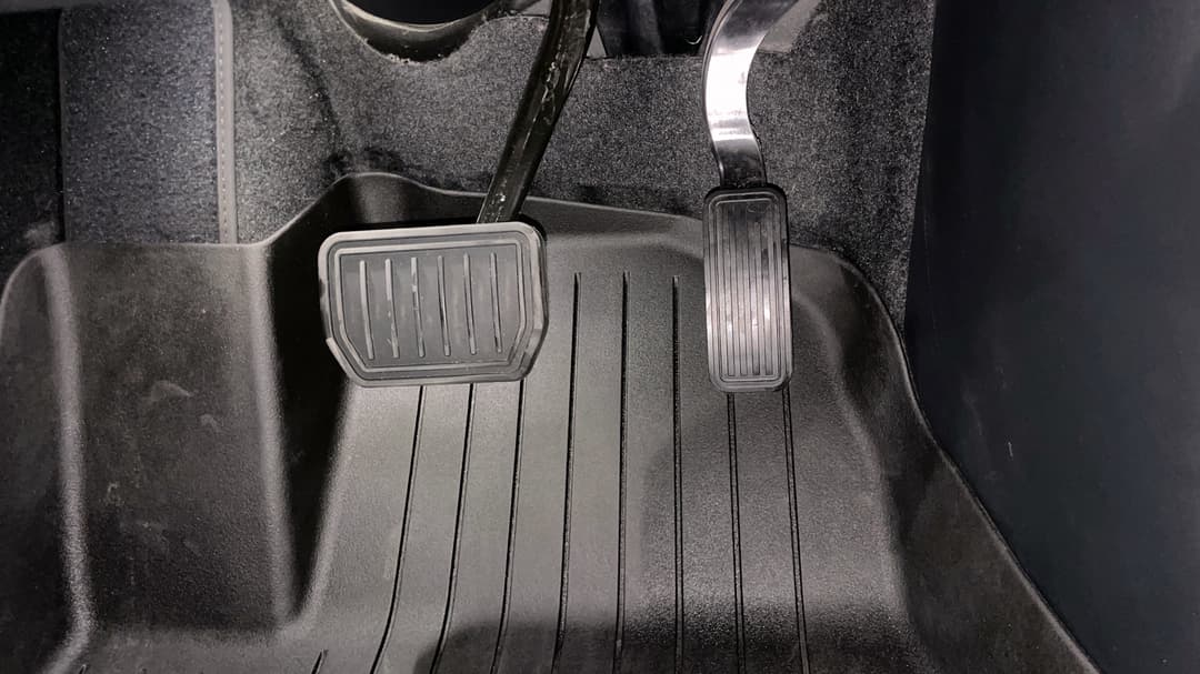 2023 Tesla Model 3 Long Range, Automatic, 48587 km, Pedals and Footmat