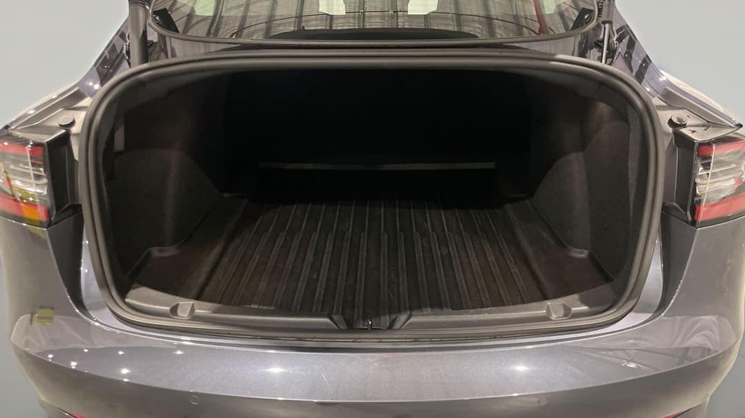 2023 Tesla Model 3 Long Range, Automatic, 48587 km, Boot Inside View