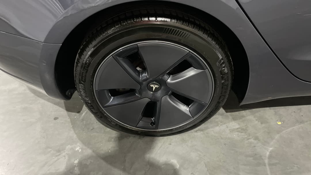 2023 Tesla Model 3 Long Range, Automatic, 48587 km, Right Rear Wheel