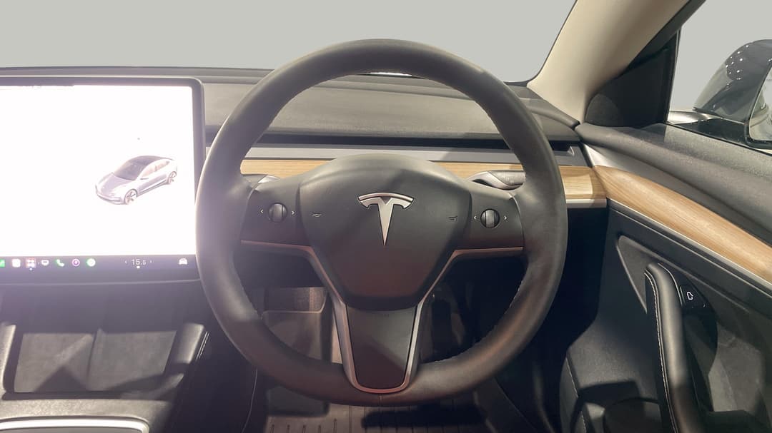 2023 Tesla Model 3 Long Range, Automatic, 48587 km, Steering Wheel Close-up
