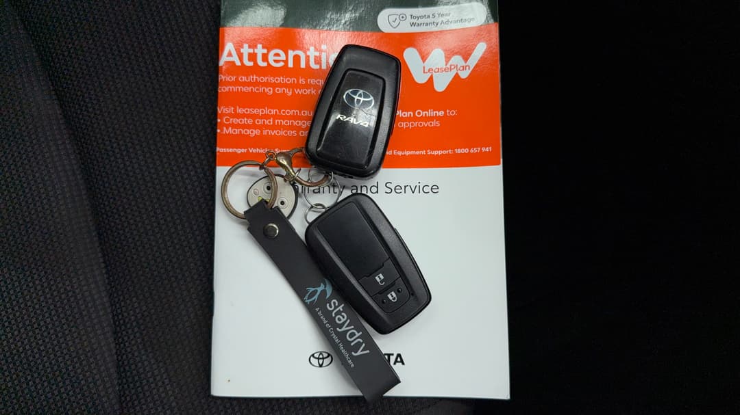 2022 Toyota RAV4 Gx (2WD) Hybrid, Automatic, 94971 km, Key Close-up