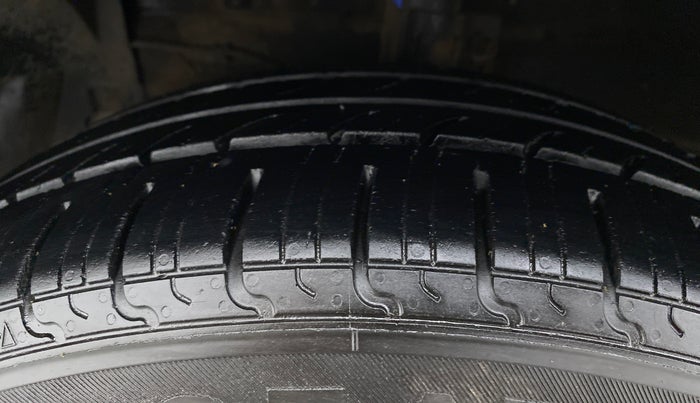 2018 Maruti Ciaz DELTA 1.4 MT PETROL, Petrol, Manual, 83,314 km, Left Front Tyre Tread