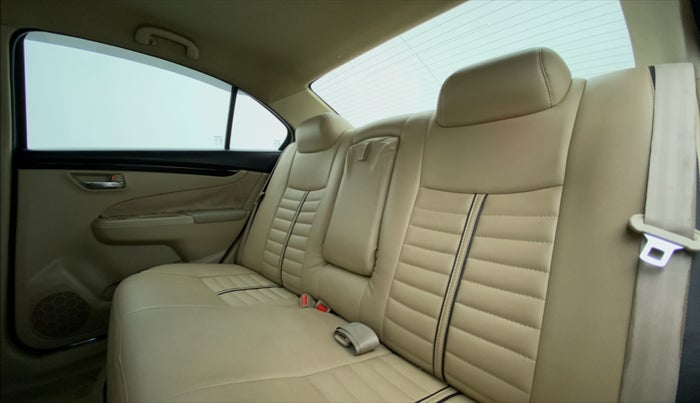 2018 Maruti Ciaz DELTA 1.4 MT PETROL, Petrol, Manual, 83,491 km, Right Side Rear Door Cabin