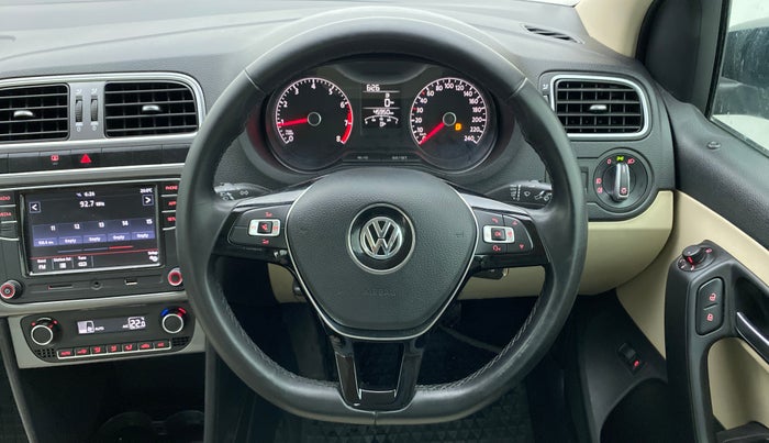 2020 Volkswagen Vento HIGHLINE PLUS 1.0L TSI, Petrol, Manual, 45,949 km, Steering Wheel Close Up