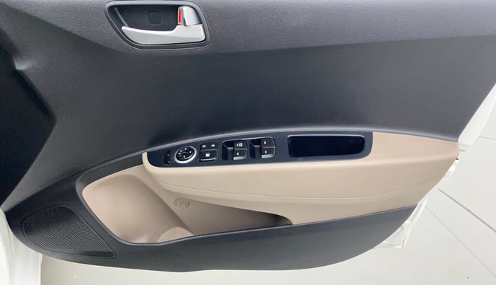 2016 Hyundai Xcent S 1.2, CNG, Manual, 1,08,002 km, Driver Side Door Panels Controls