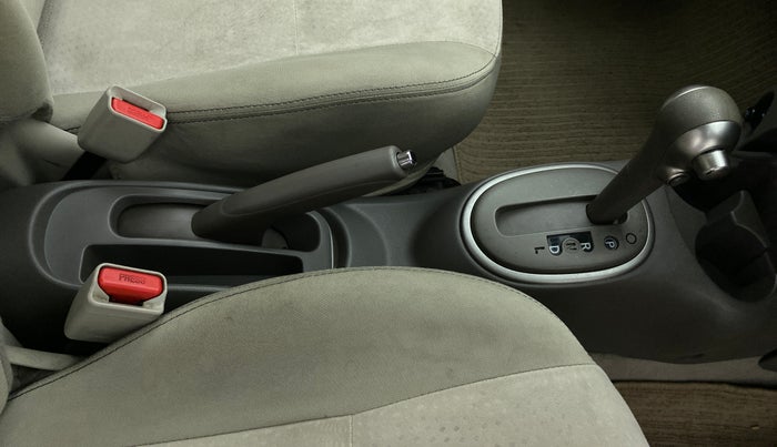 2014 Nissan Micra XV CVT, Petrol, Automatic, 35,840 km, Gear Lever