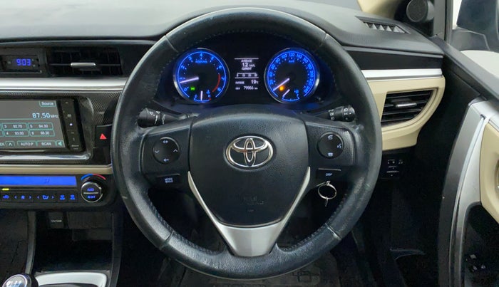 2015 Toyota Corolla Altis G, Petrol, Manual, 80,008 km, Steering Wheel Close Up
