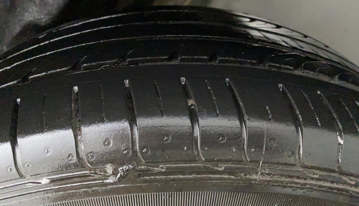 2015 Toyota Corolla Altis G, Petrol, Manual, 80,008 km, Left Rear Tyre Tread