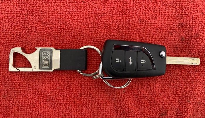 2015 Toyota Corolla Altis G, Petrol, Manual, 80,008 km, Key Close Up