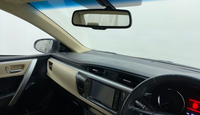 2015 Toyota Corolla Altis G, Petrol, Manual, 80,008 km, Infotainment system - Parking sensor not present