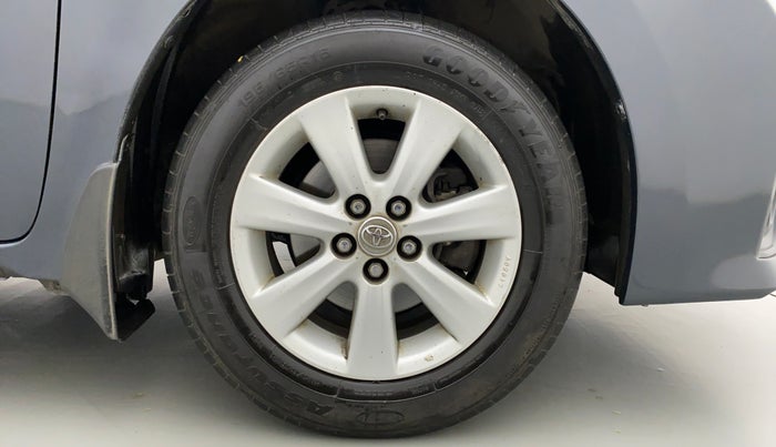 2015 Toyota Corolla Altis G, Petrol, Manual, 80,008 km, Right Front Wheel