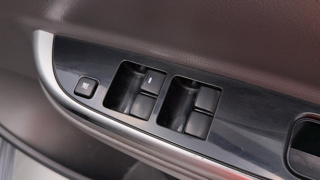 2018 Mitsubishi Triton Gls (4x4) Sports Edt, Manual, 109317 km, Drivers Side Door Panel Controls